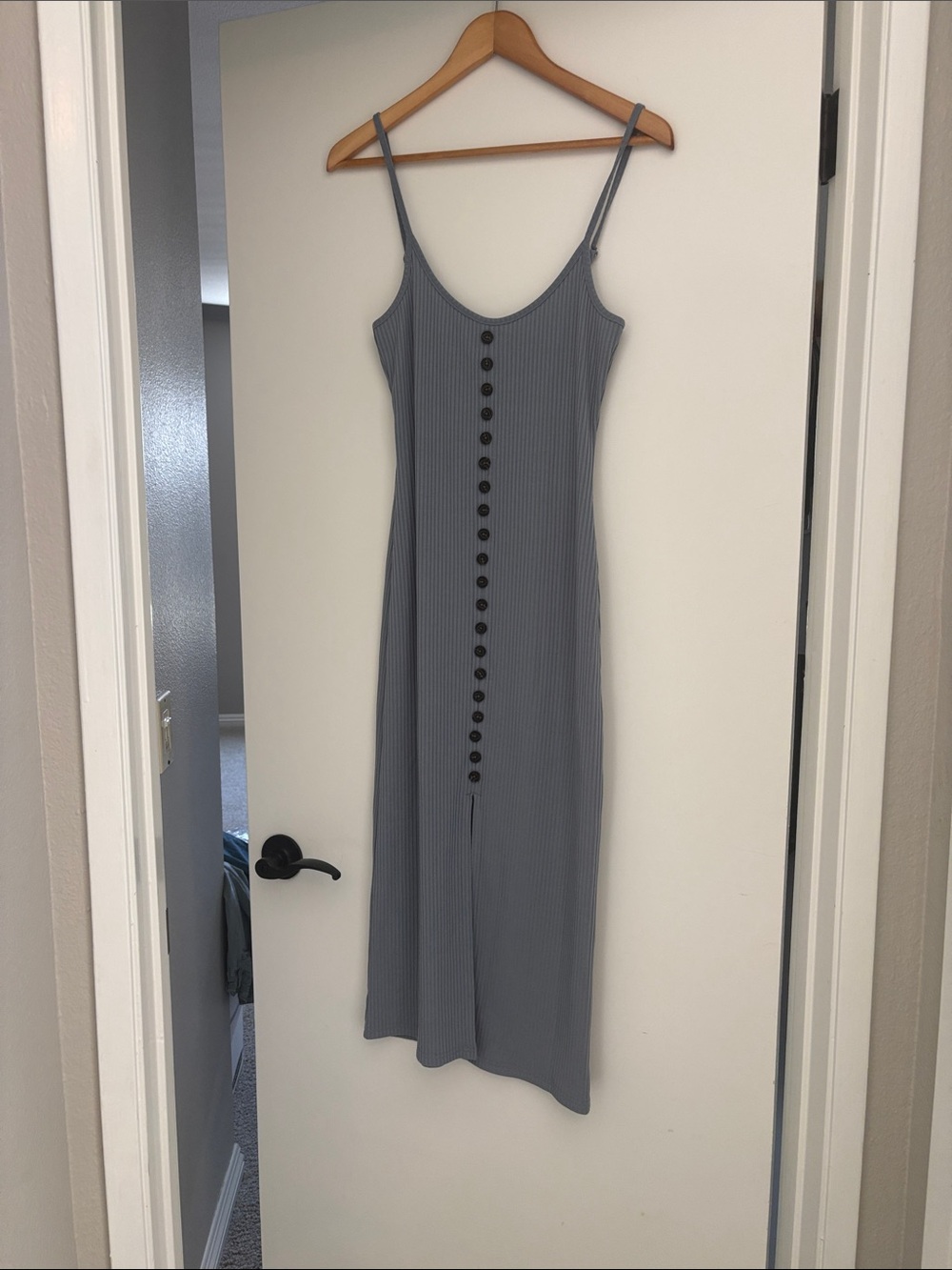 Vicki size SMALL Ribbed Button-Front Midi Dress in Gray/blueish-gray